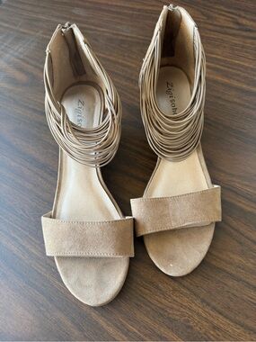 Zigi Soho Beige/Tan Suede Ankle-Wrap Sandals sz 9.5